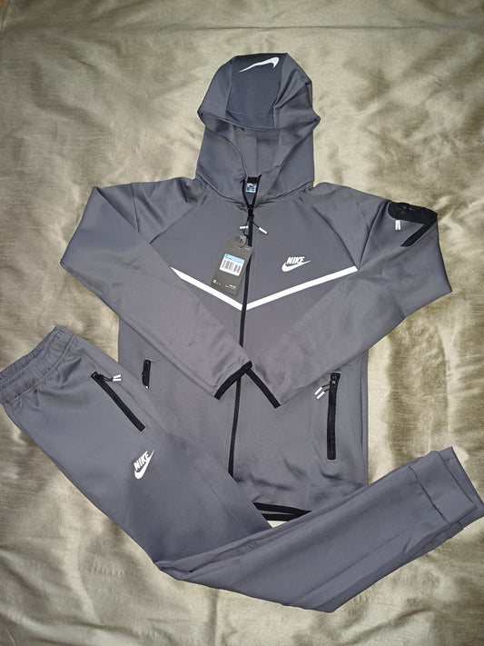 Nike Tech Fleece muška komplet trenerka